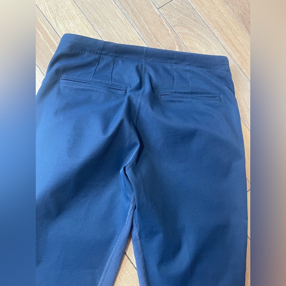 LuLuLemon Woman’s Navy blue stretch utility straight leg pants with pockets Sz 6 - Picture 5 of 13